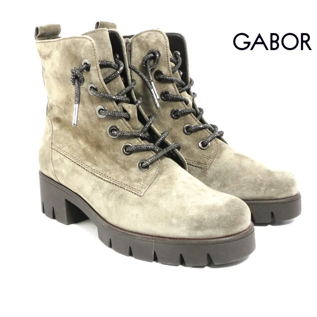 Gabor 71.711 veterboots in taupe suède met metallic veters, metalen veterogen en donkerbruine chunky profielzool.