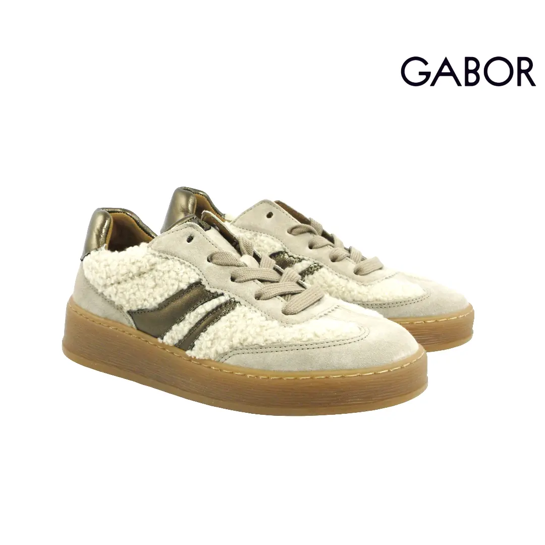 Lichte panna sneakers van Gabor met teddy-details, metallic accenten en retro rubberen zool.