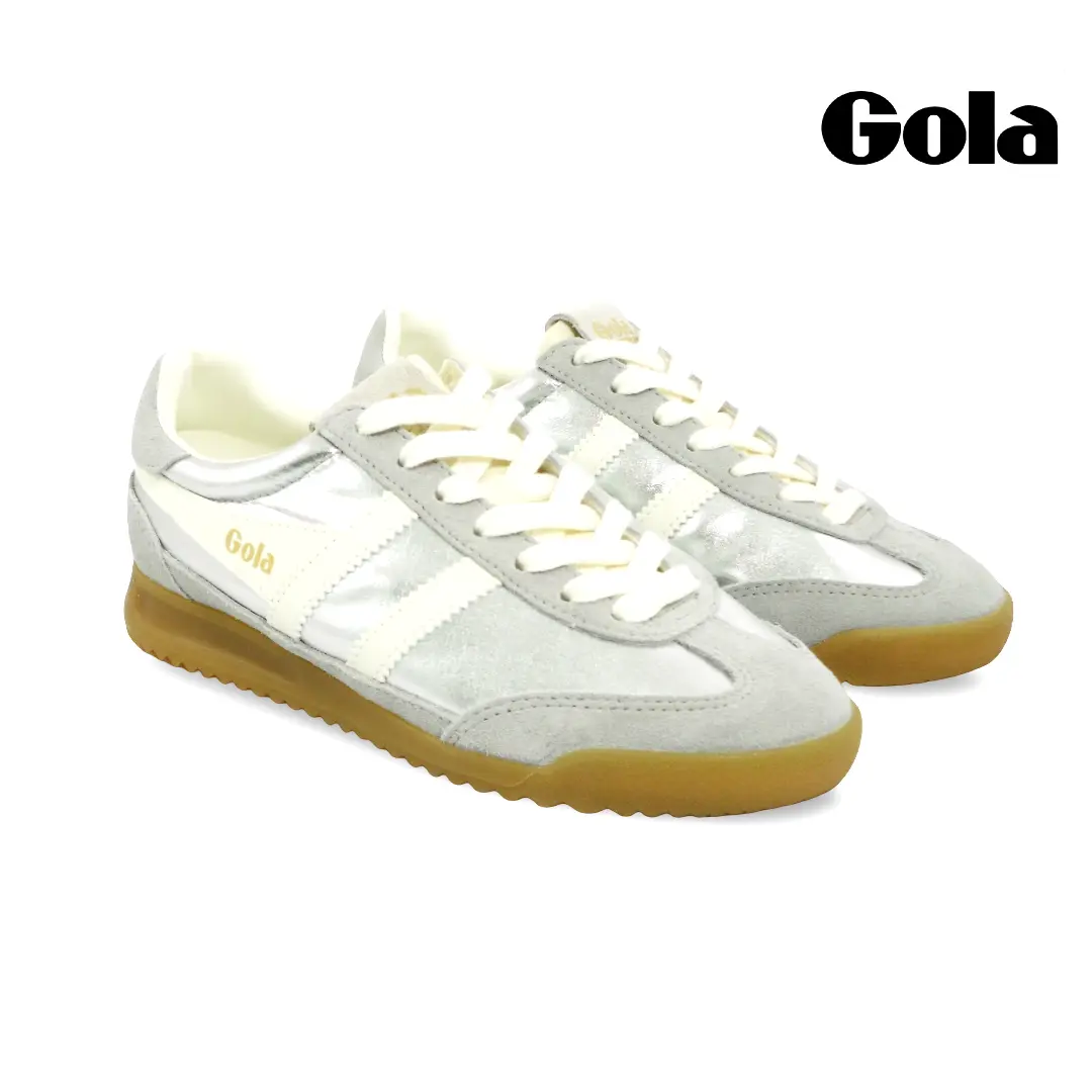Gola CLB858JW zilverkleurige dames sneaker met suède details en gumzool.