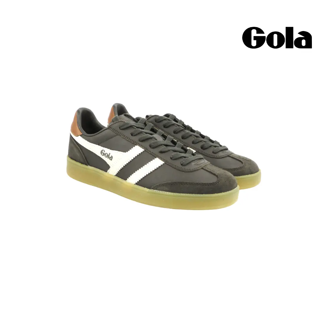 Gola CMB744CW heren sneakers in mocha bruin met offwhite Gola-strepen, cognackleurig hielaccent en transparante gumzool.
