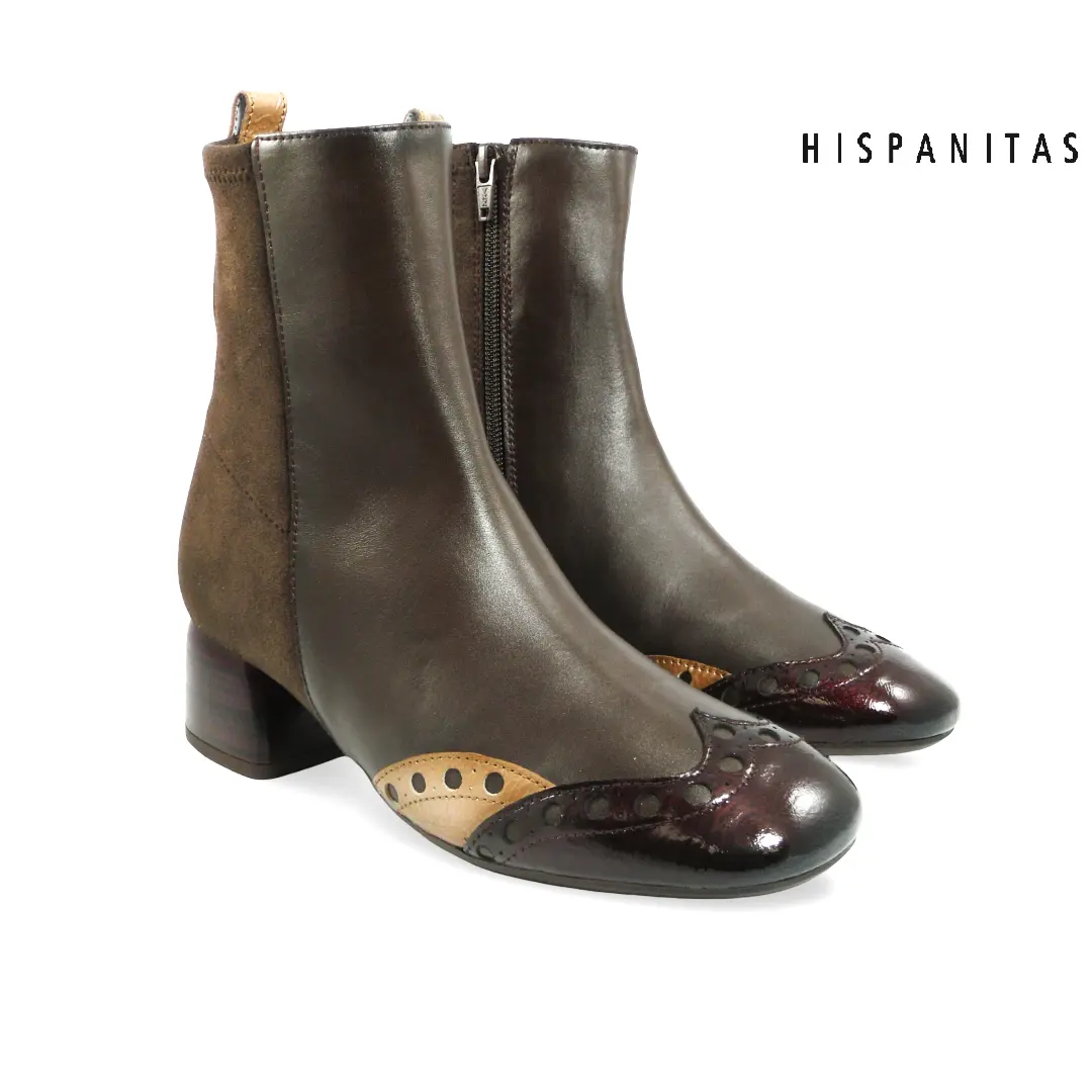 Hispanitas enkellaarsjes in espresso bruin met bordeaux lakdetails, almond accent en blokhak