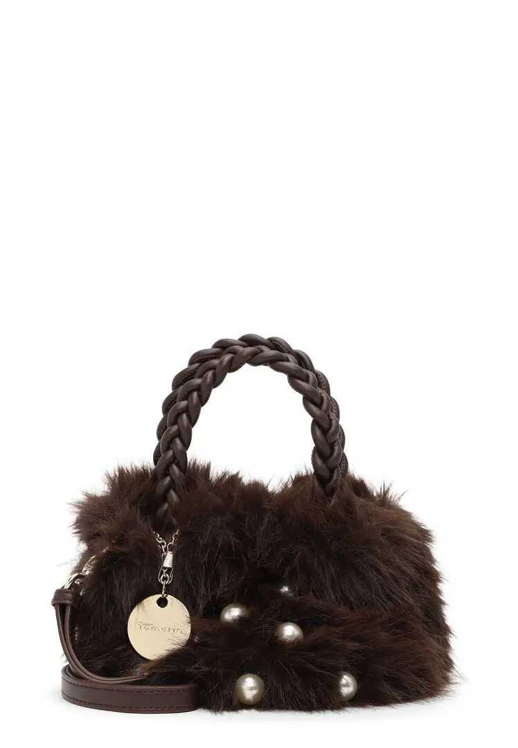 Tamaris donkerbruine fluffy handtas met pareldetails, dubbele gevlochten handvatten en lange schouderriem.