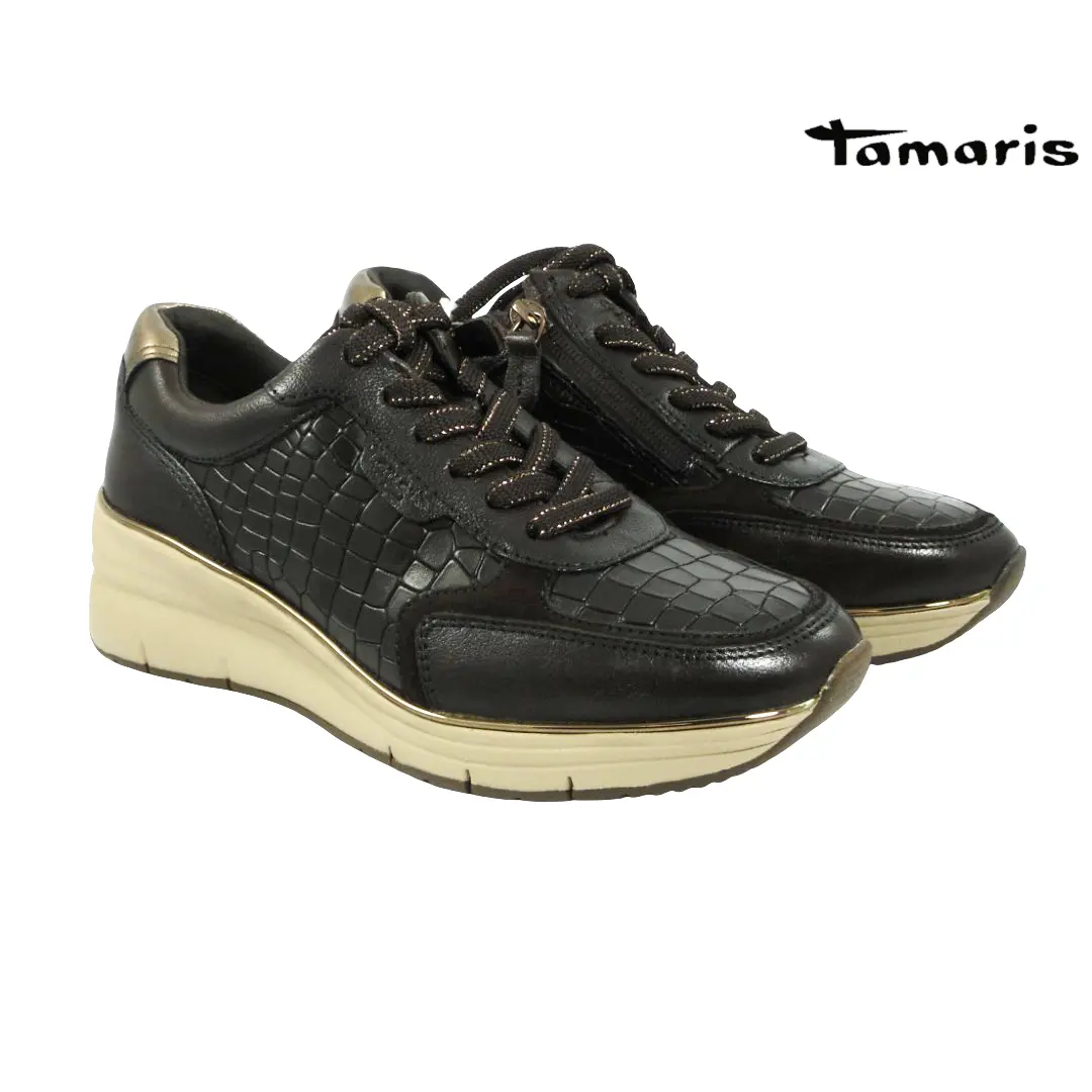 Tamaris 23719 dames sneakers met donkere crocoprint, glanzende accenten, ritssluiting en lichte sleehakzool.